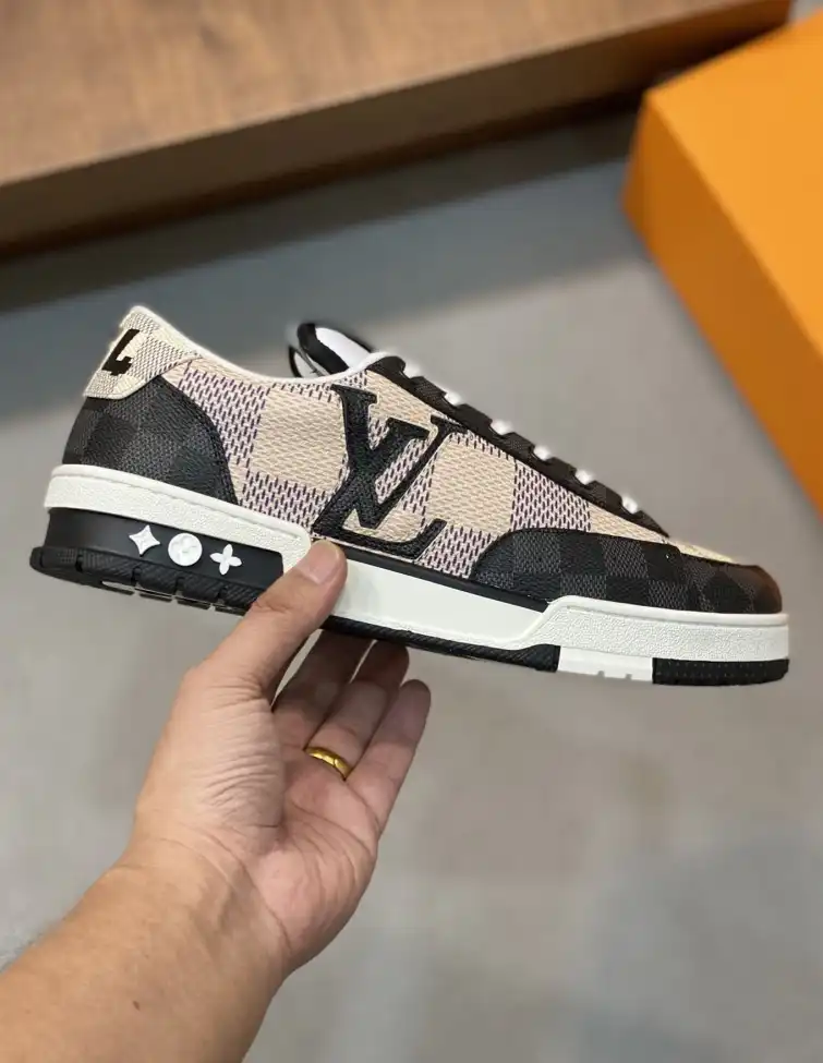 hype Louis Vuitton Sneakers