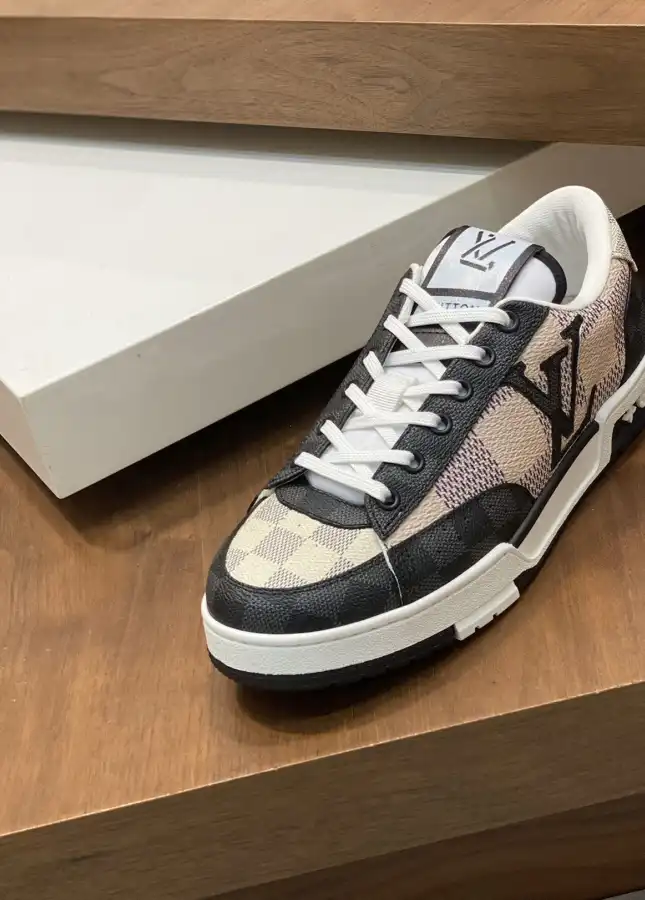 hype Louis Vuitton Sneakers