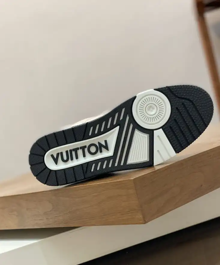 hype Louis Vuitton Sneakers