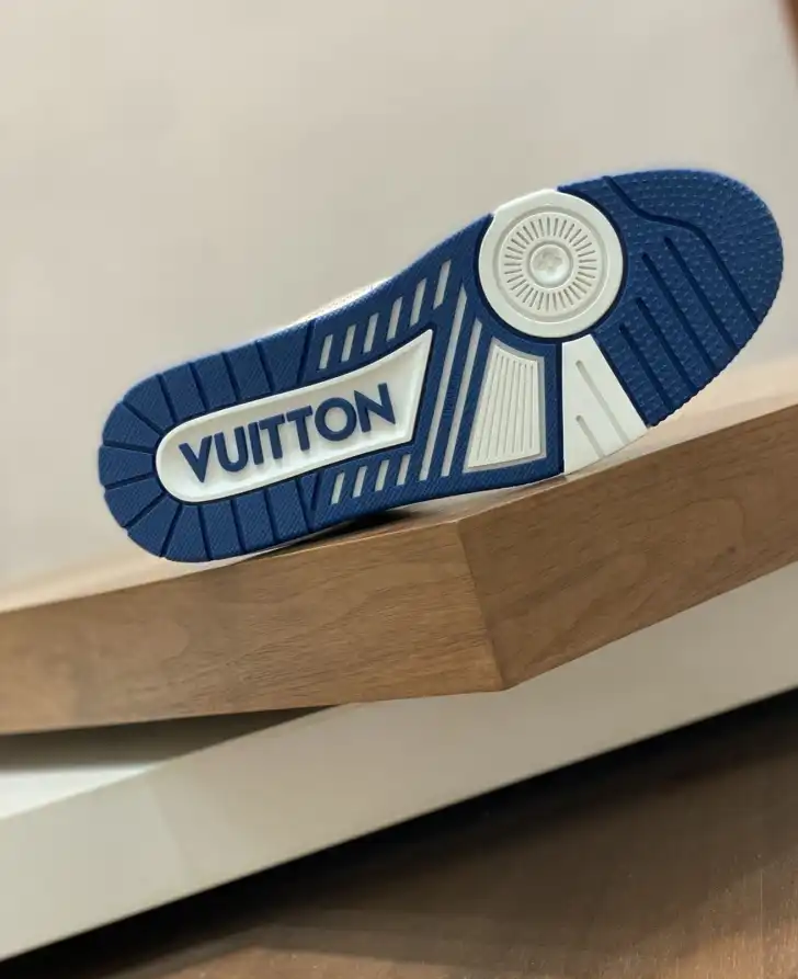 hype Louis Vuitton Sneakers