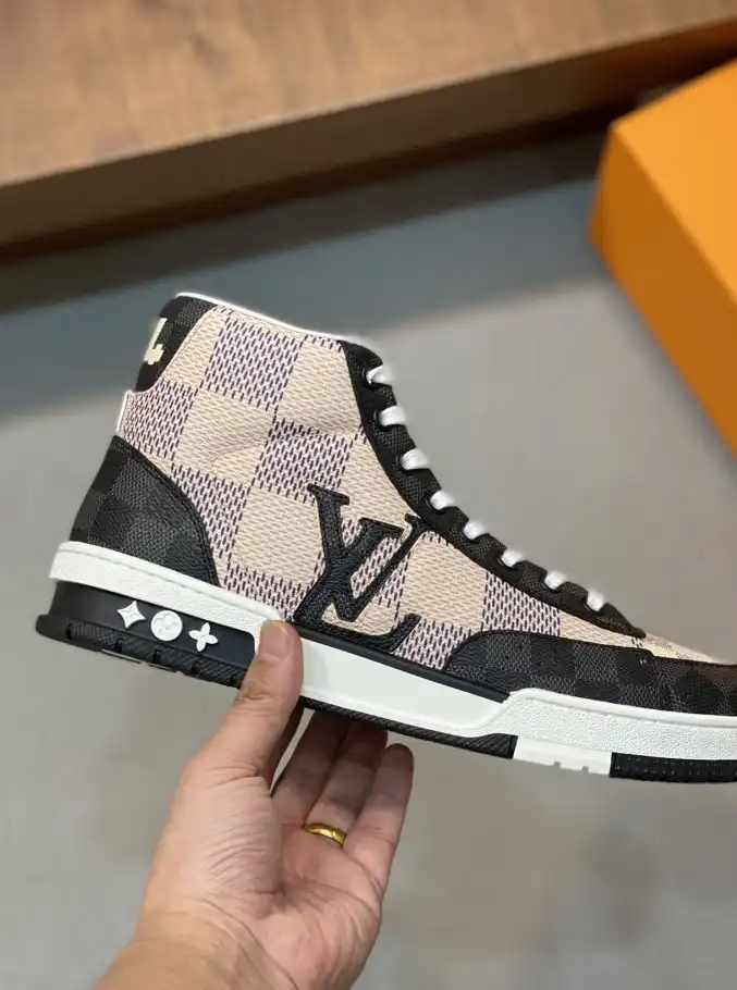 hype Louis Vuitton Sneakers