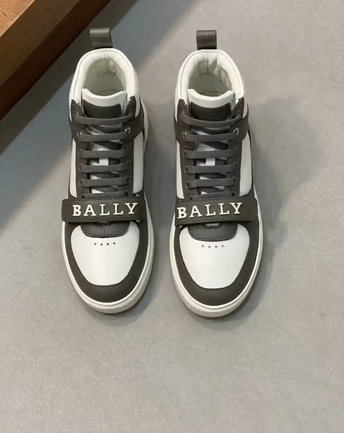 hype Burberry Sneakers