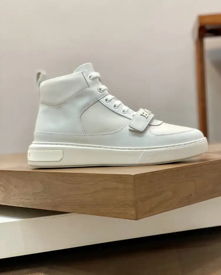 hype Burberry Sneakers