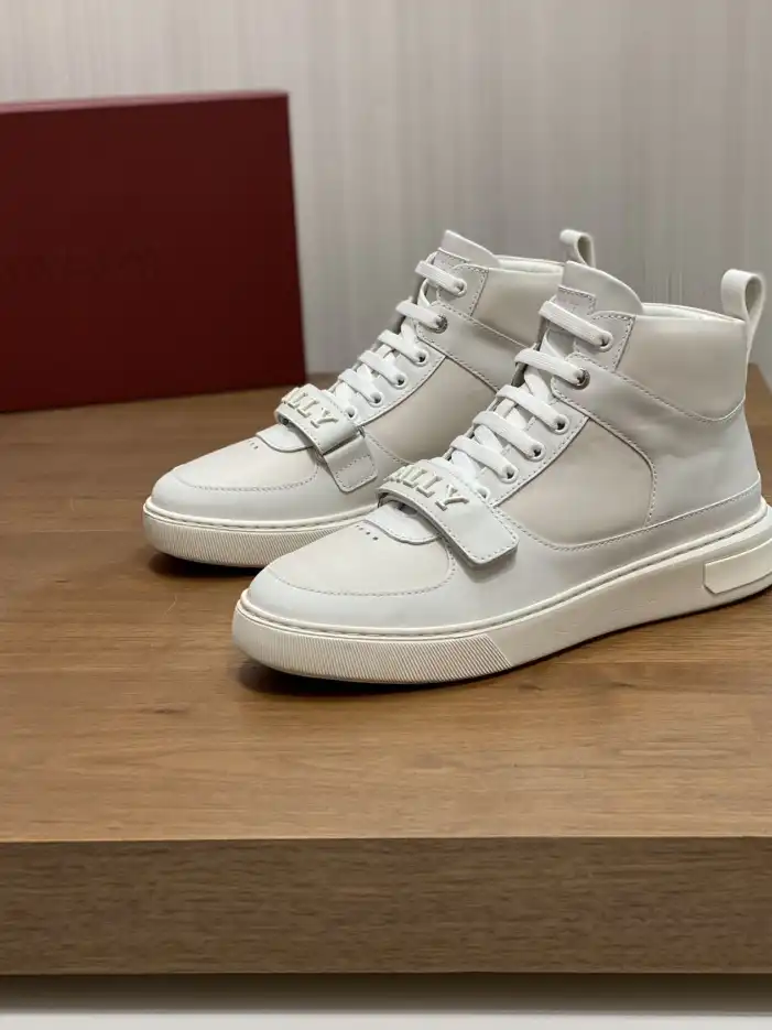 hype Burberry Sneakers