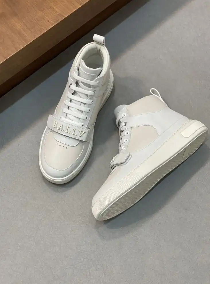 hype Burberry Sneakers