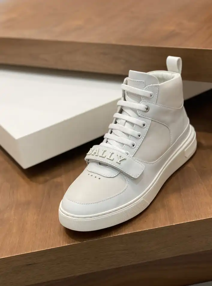 hype Burberry Sneakers