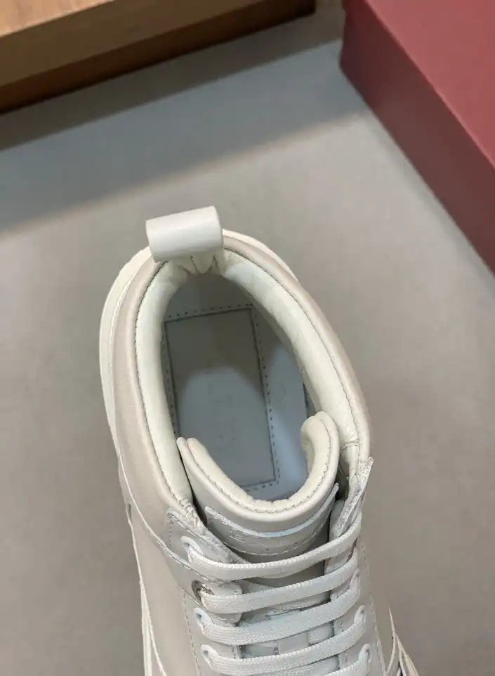 hype Burberry Sneakers