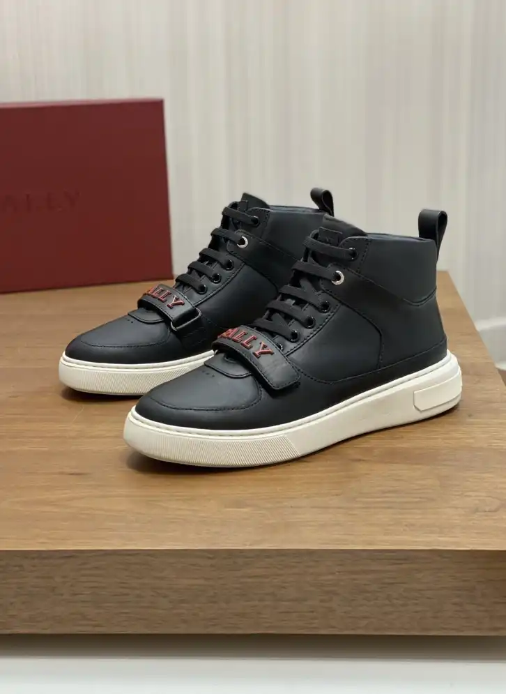 hype Burberry Sneakers