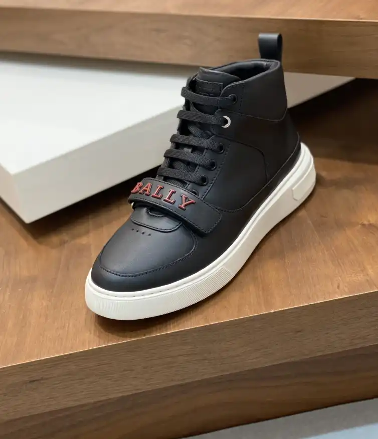 hype Burberry Sneakers