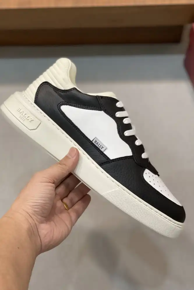 hype Burberry Sneakers