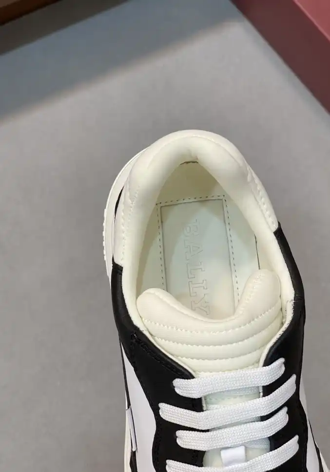 hype Burberry Sneakers