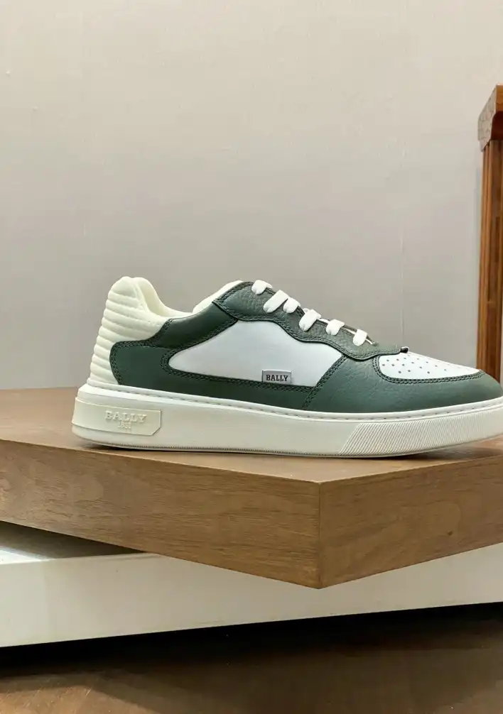 hype Burberry Sneakers