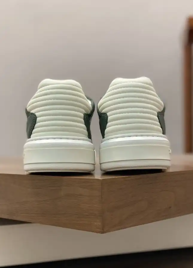 hype Burberry Sneakers