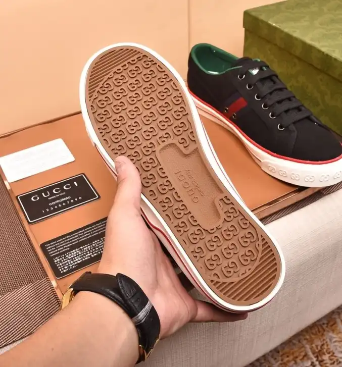 hype Gucci Sneakers