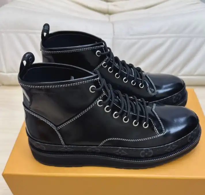 hype Louis Vuitton Sneakers