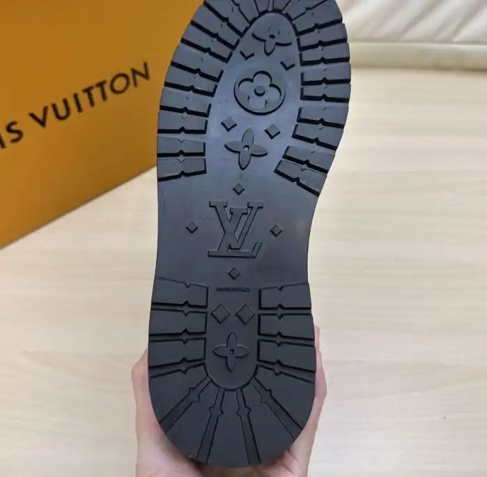 hype Louis Vuitton Sneakers