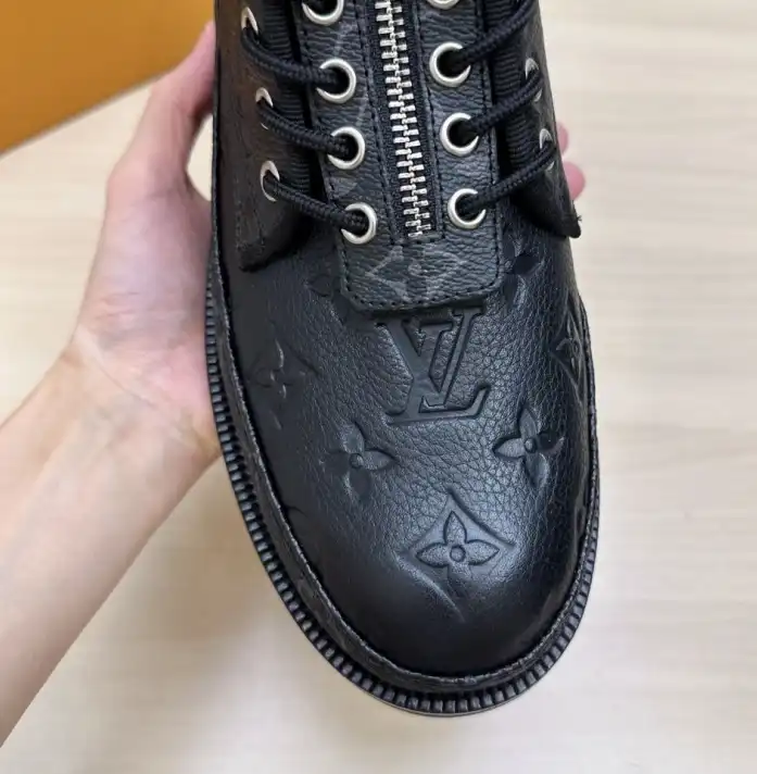 hype Louis Vuitton Sneakers