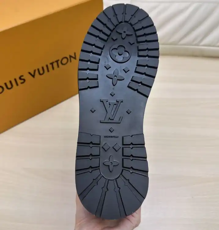 hype Louis Vuitton Sneakers