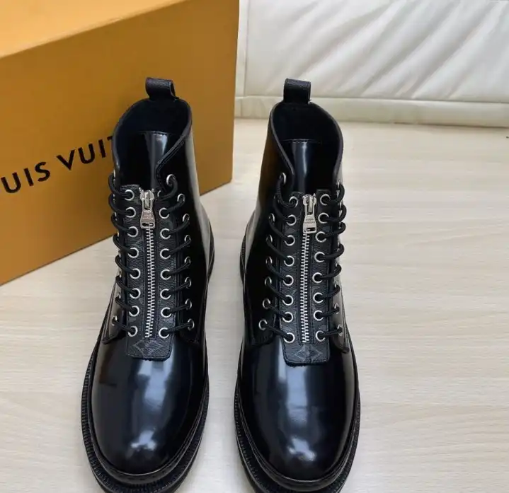 hype Louis Vuitton Sneakers