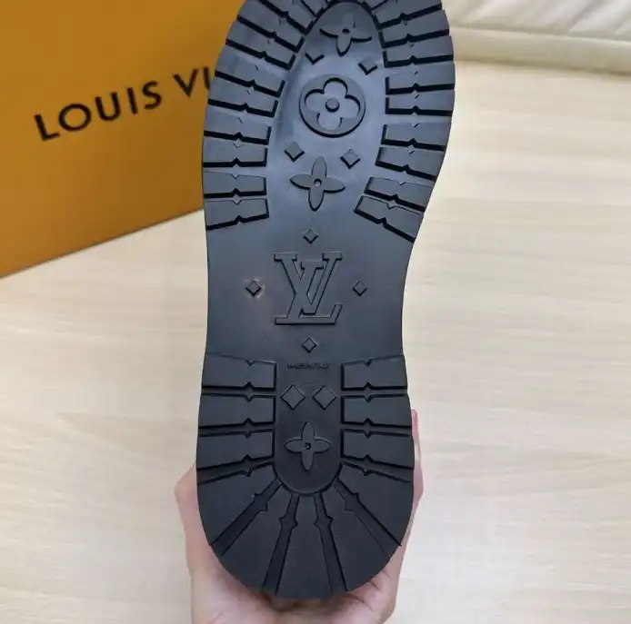 hype Louis Vuitton Sneakers