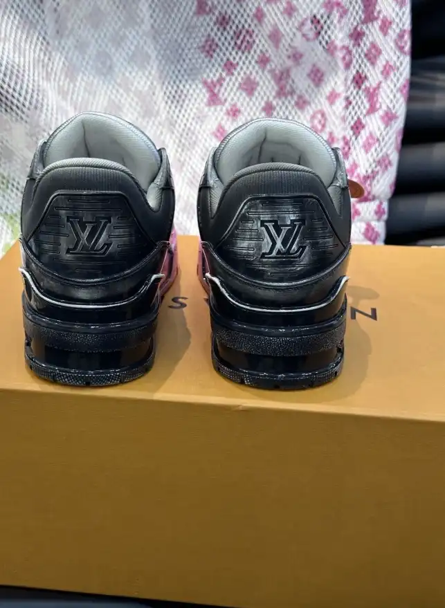 hype Louis Vuitton Sneakers