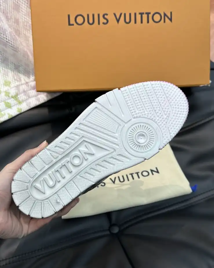 hype Louis Vuitton Sneakers