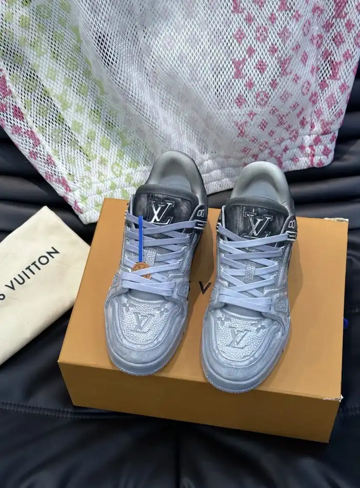 hype Louis Vuitton Sneakers