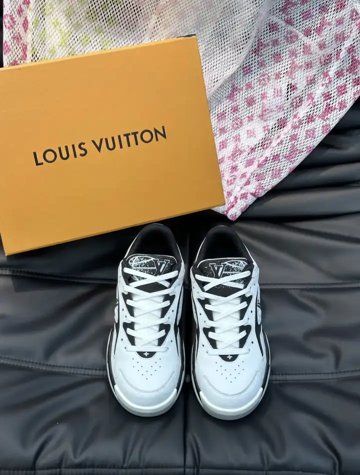 hype Louis Vuitton Sneakers