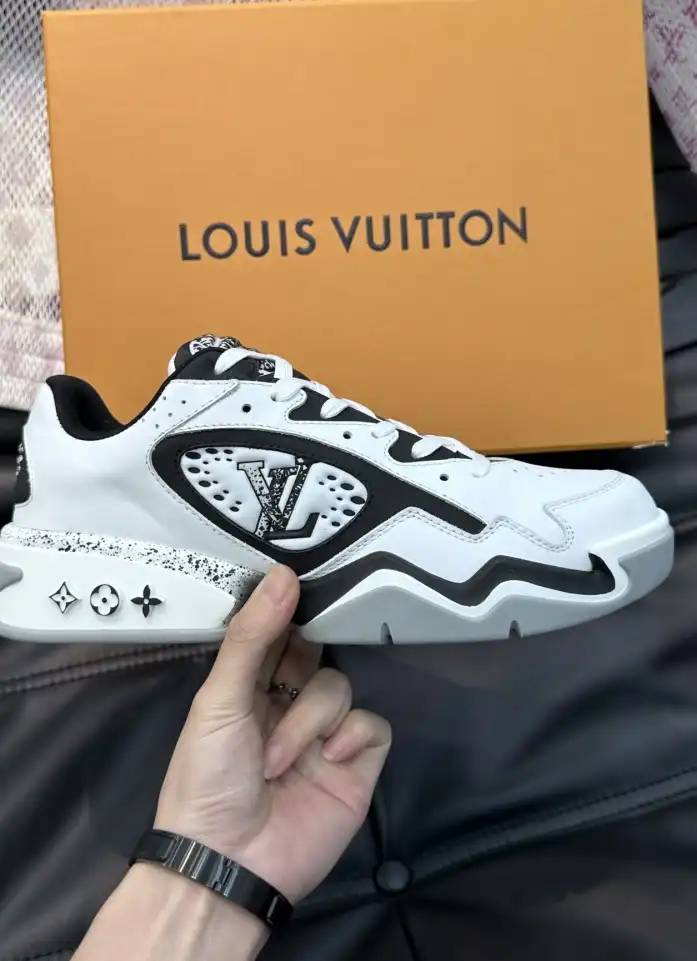 hype Louis Vuitton Sneakers