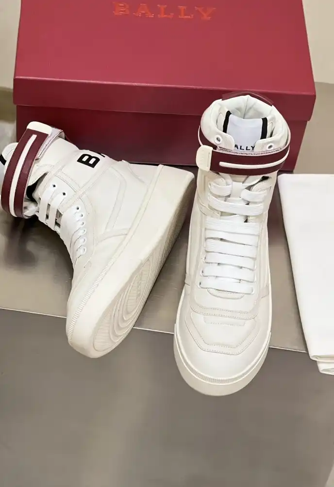 hype Burberry Sneakers