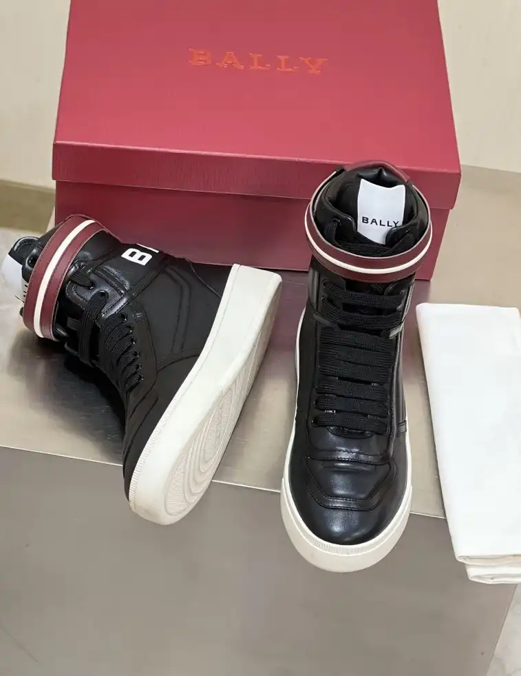 hype Burberry Sneakers