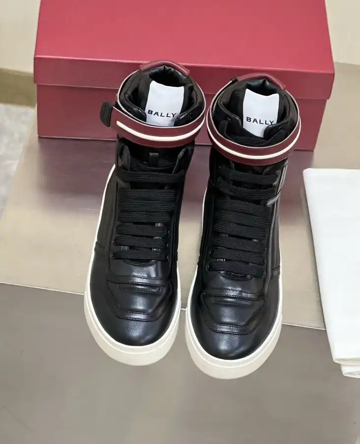 hype Burberry Sneakers