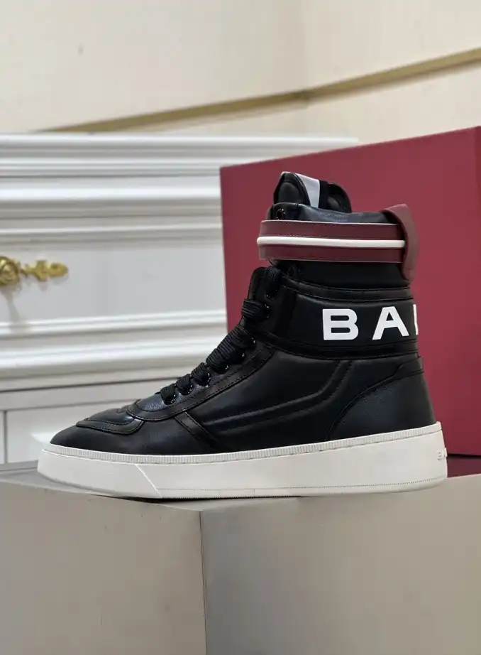 hype Burberry Sneakers