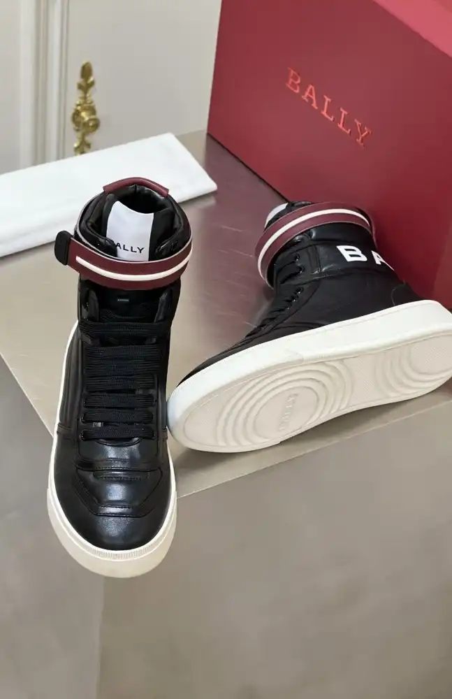 hype Burberry Sneakers