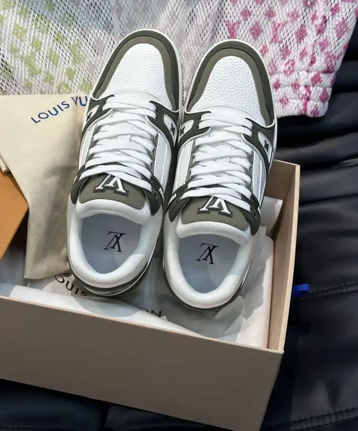 hype Louis Vuitton Sneakers