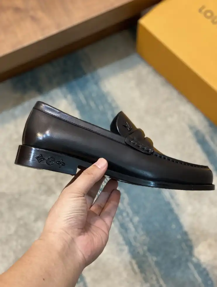 hype Louis Vuitton Sneakers