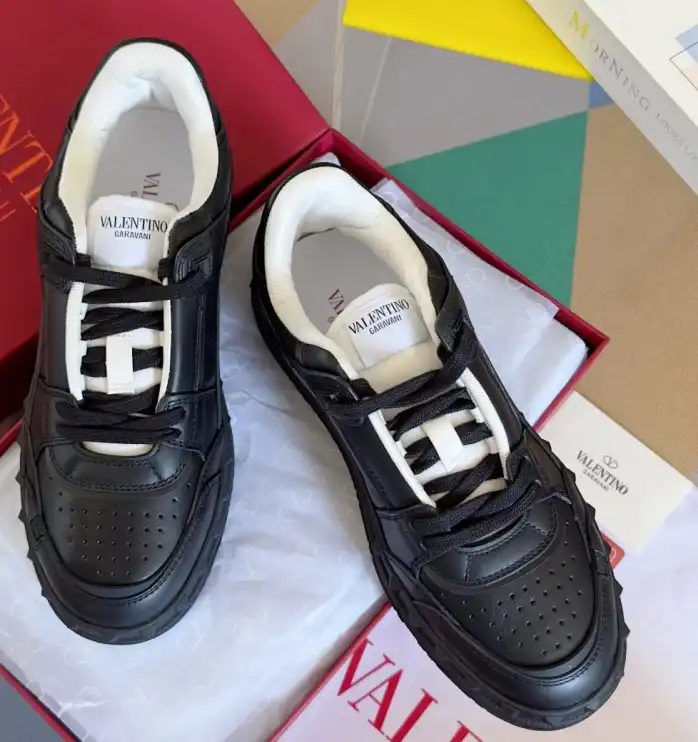 hype Valentino Sneakers