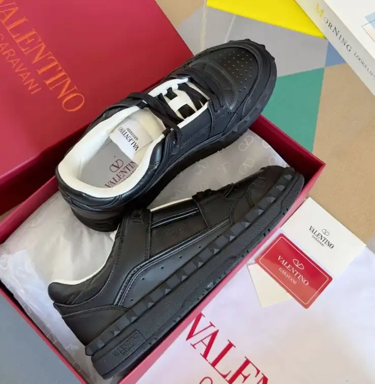 hype Valentino Sneakers