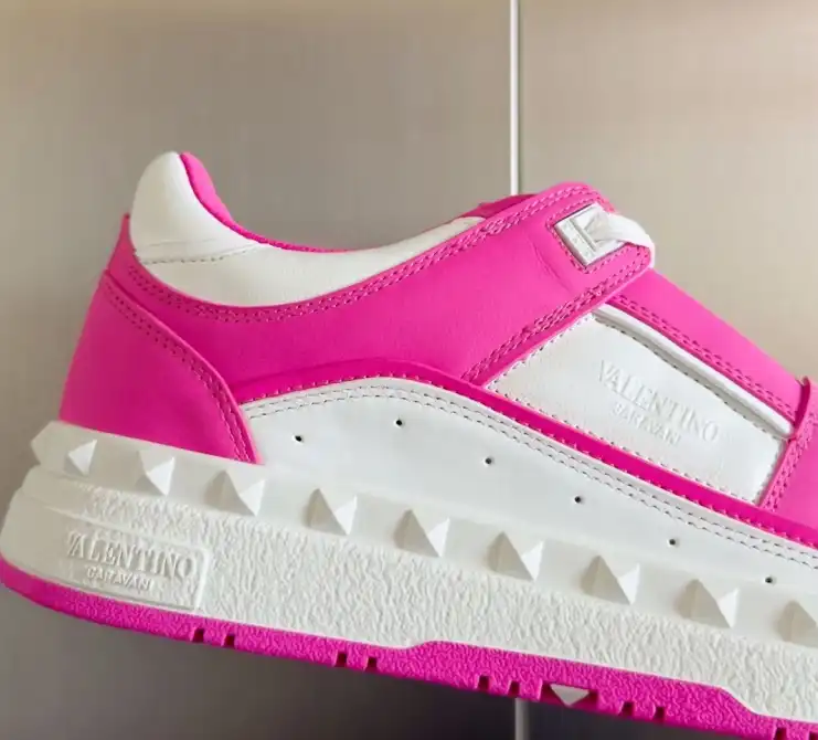 hype Valentino Sneakers