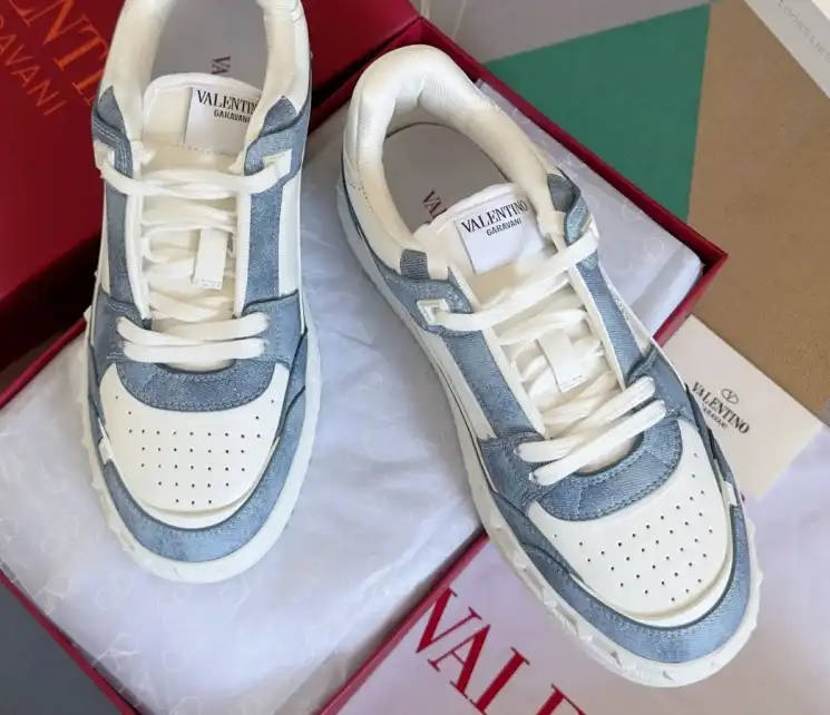 hype Valentino Sneakers