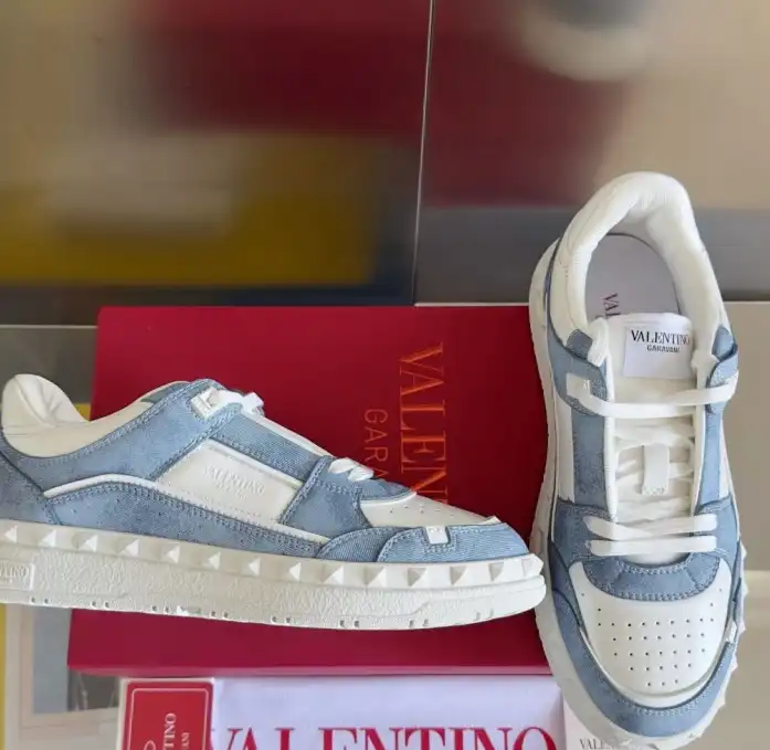 hype Valentino Sneakers