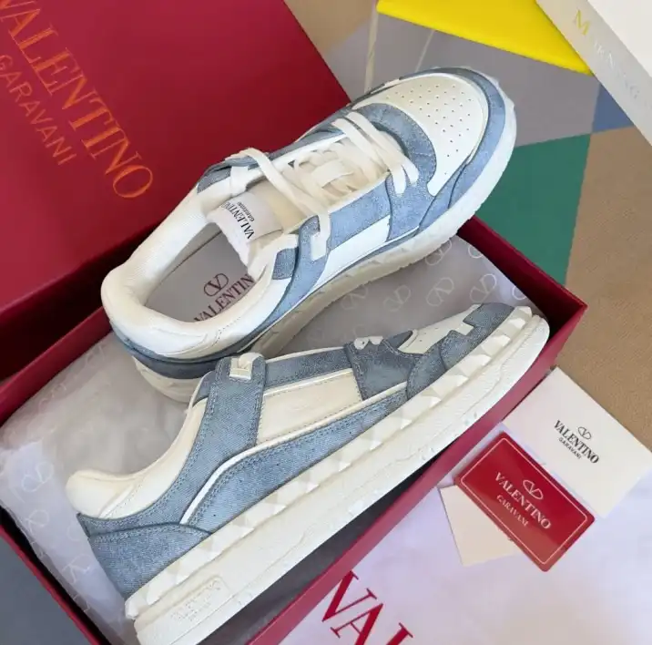 hype Valentino Sneakers