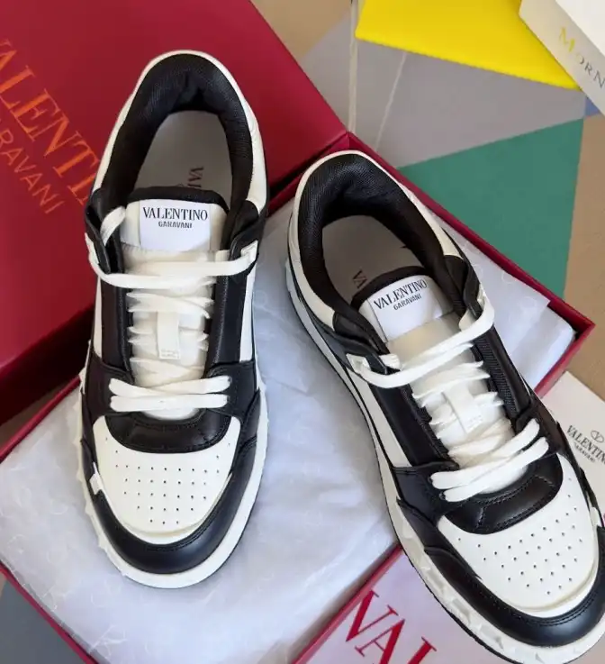 hype Valentino Sneakers