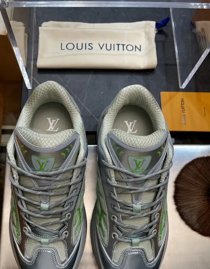 hype Louis Vuitton Sneakers