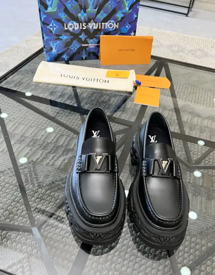 hype Louis Vuitton Sneakers