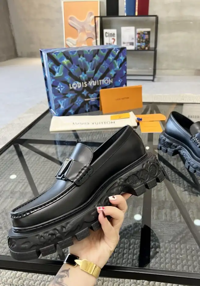 hype Louis Vuitton Sneakers