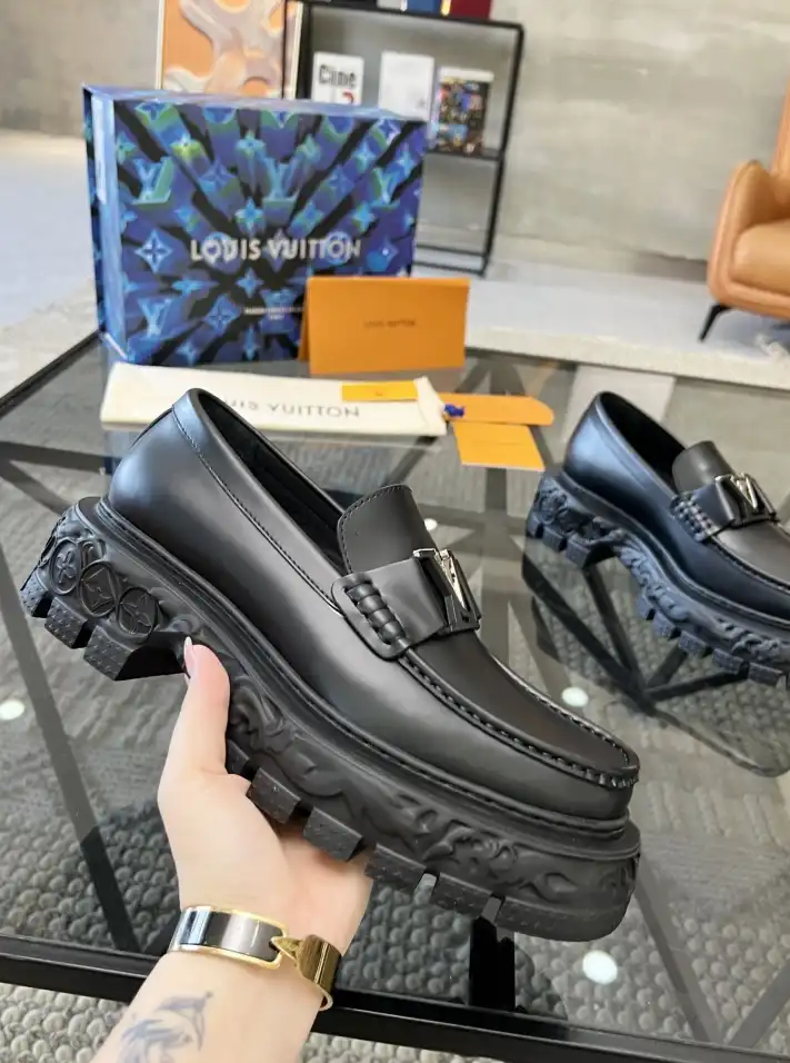 hype Louis Vuitton Sneakers