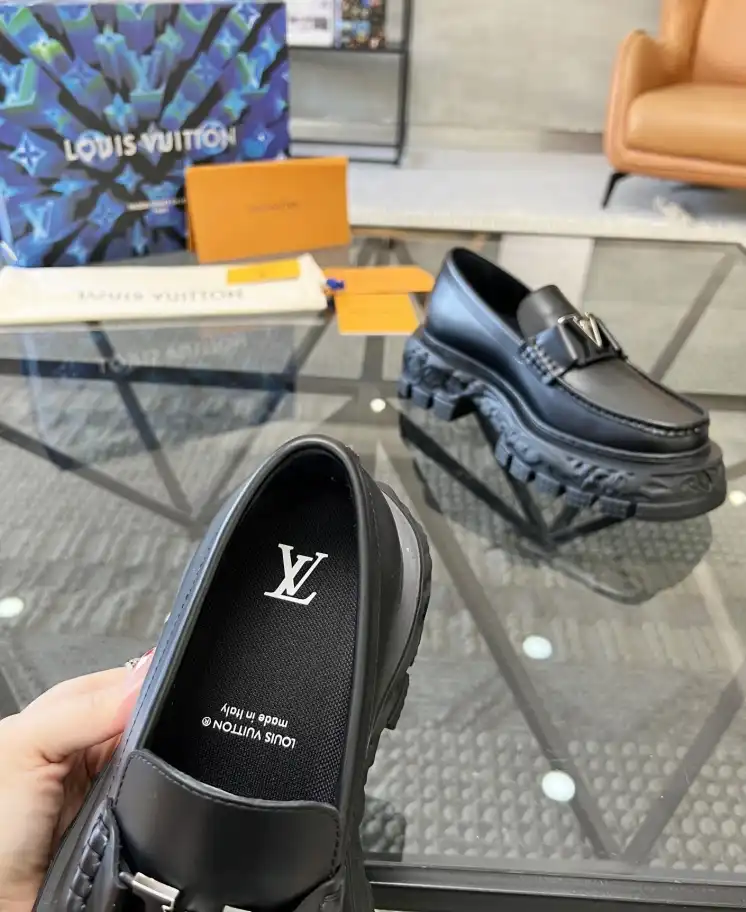 hype Louis Vuitton Sneakers