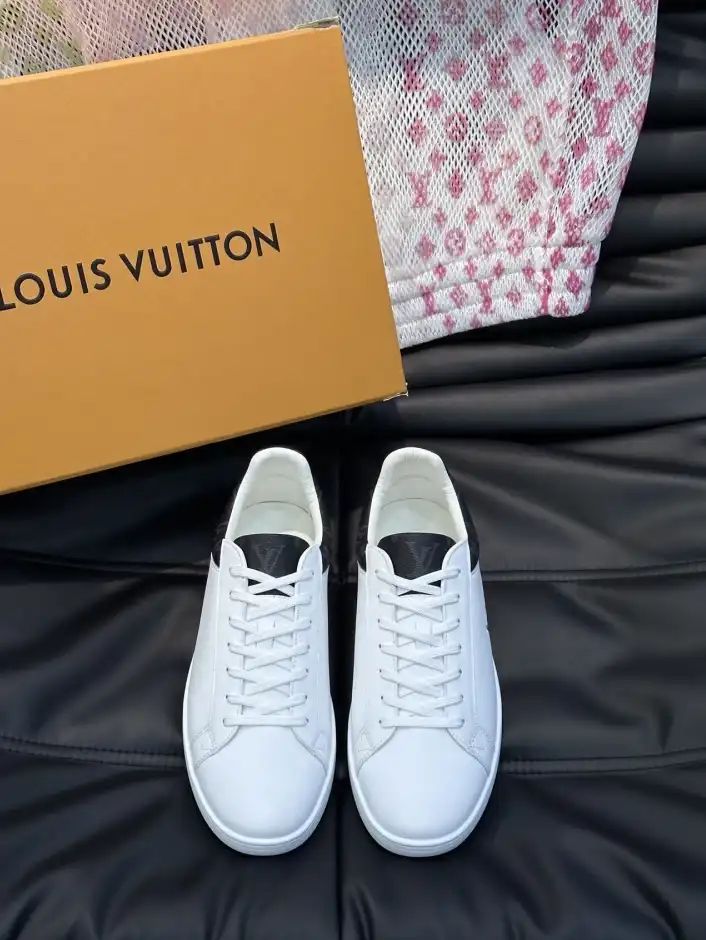 hype Louis Vuitton Sneakers