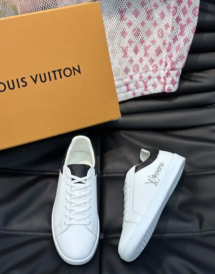 hype Louis Vuitton Sneakers